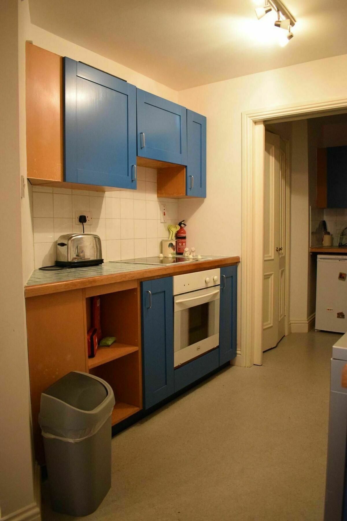 Apartment 2 Bedroom With 2 Balconies In Sleeps 4 *